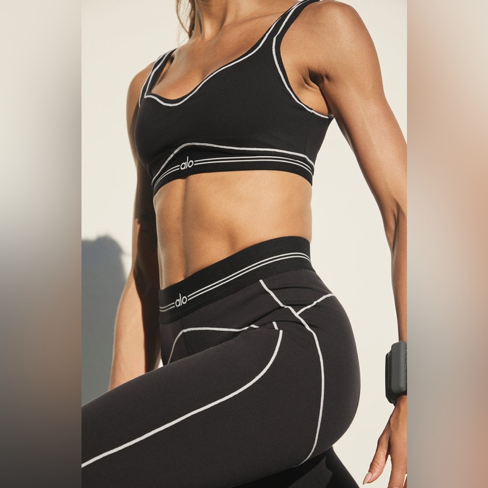 ALO Heart Throbe Yoga Set READ DESCRIPTION